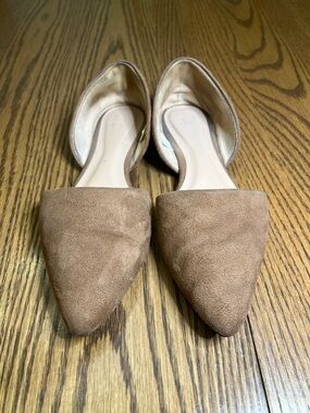 Pointed D'Orsay Suede Flats in Tan